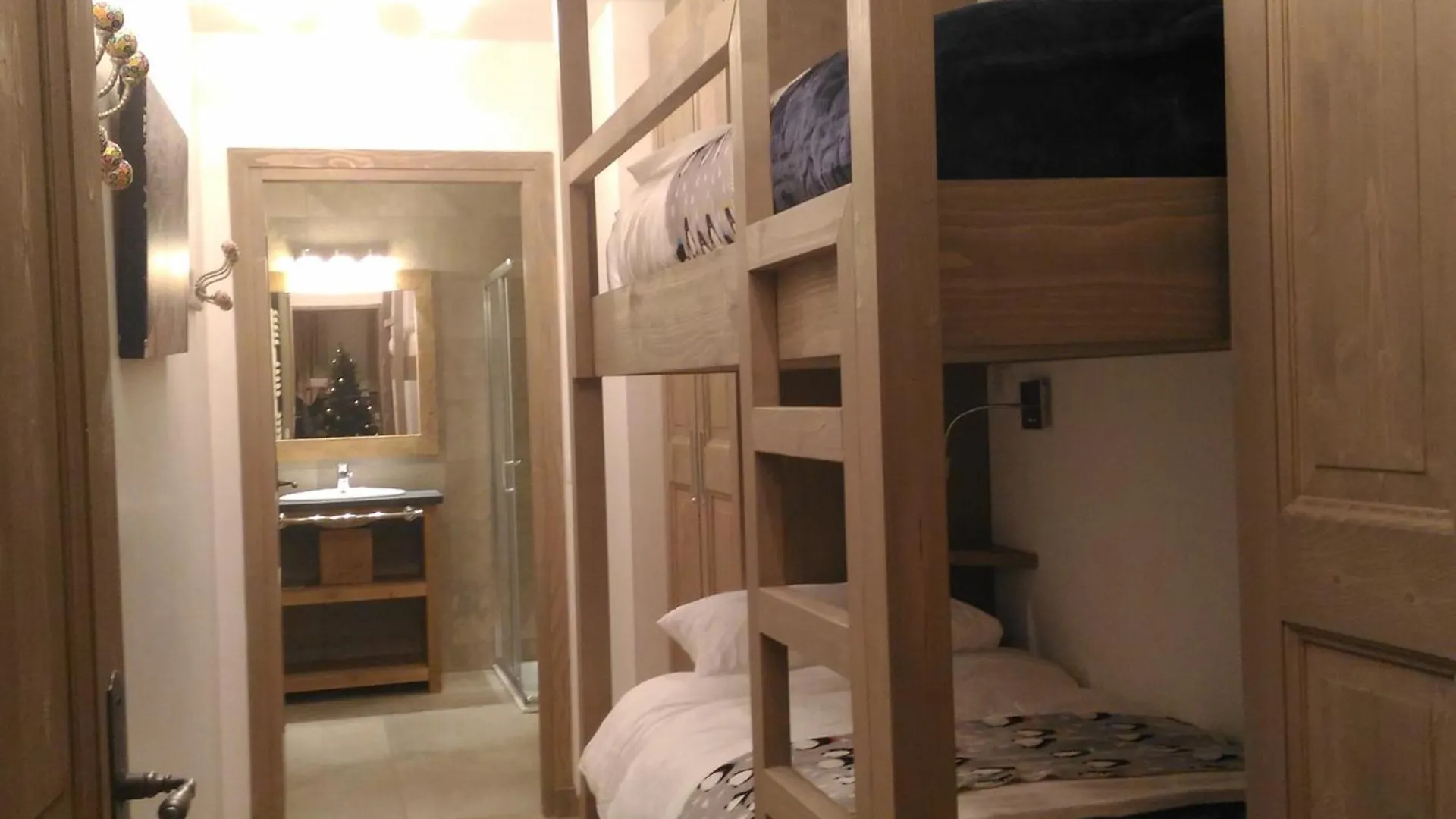Apartment Appartement 12 Pers Avec Wifi Et Parking - La Tania - Fr-1-513-17